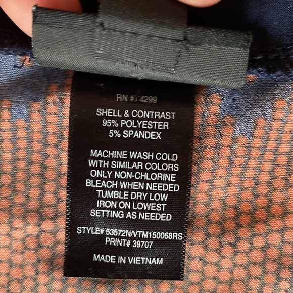 En Focus Petite Sleeveless Shift Dress Red & Navy Blue Zigzag Chevron, Women 4P - Picture 8 of 12